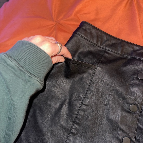 H&M Divided Black Faux Leather Skirt with Button Front & Pockets - Picture 3 of 6